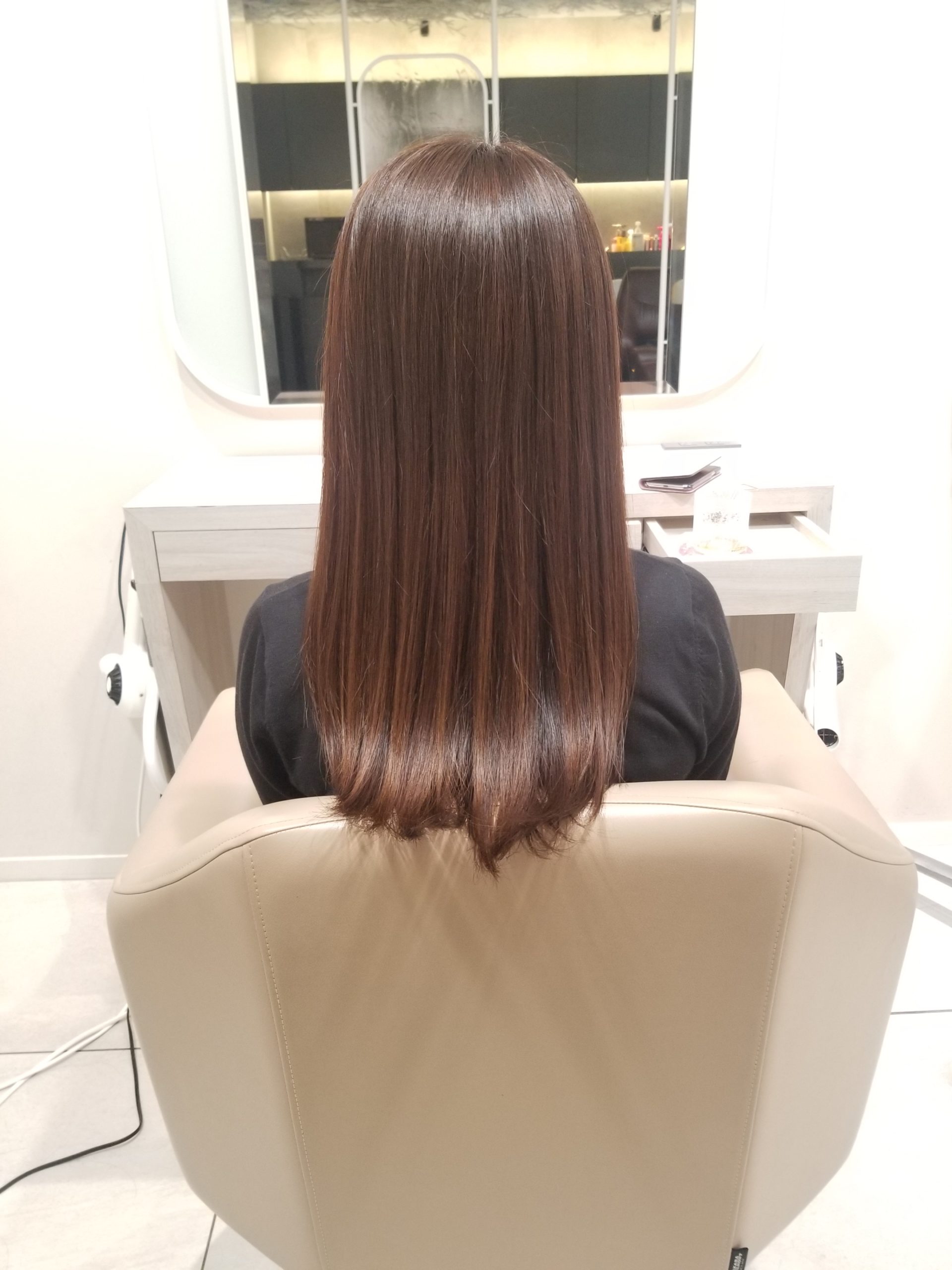 Hikariトリートメント の効果とは 持続性 カラーリングが綺麗に見える相乗効果 圧倒的な手触り Sui スイ 東京 表参道の さらツヤ髪 になれる美容院